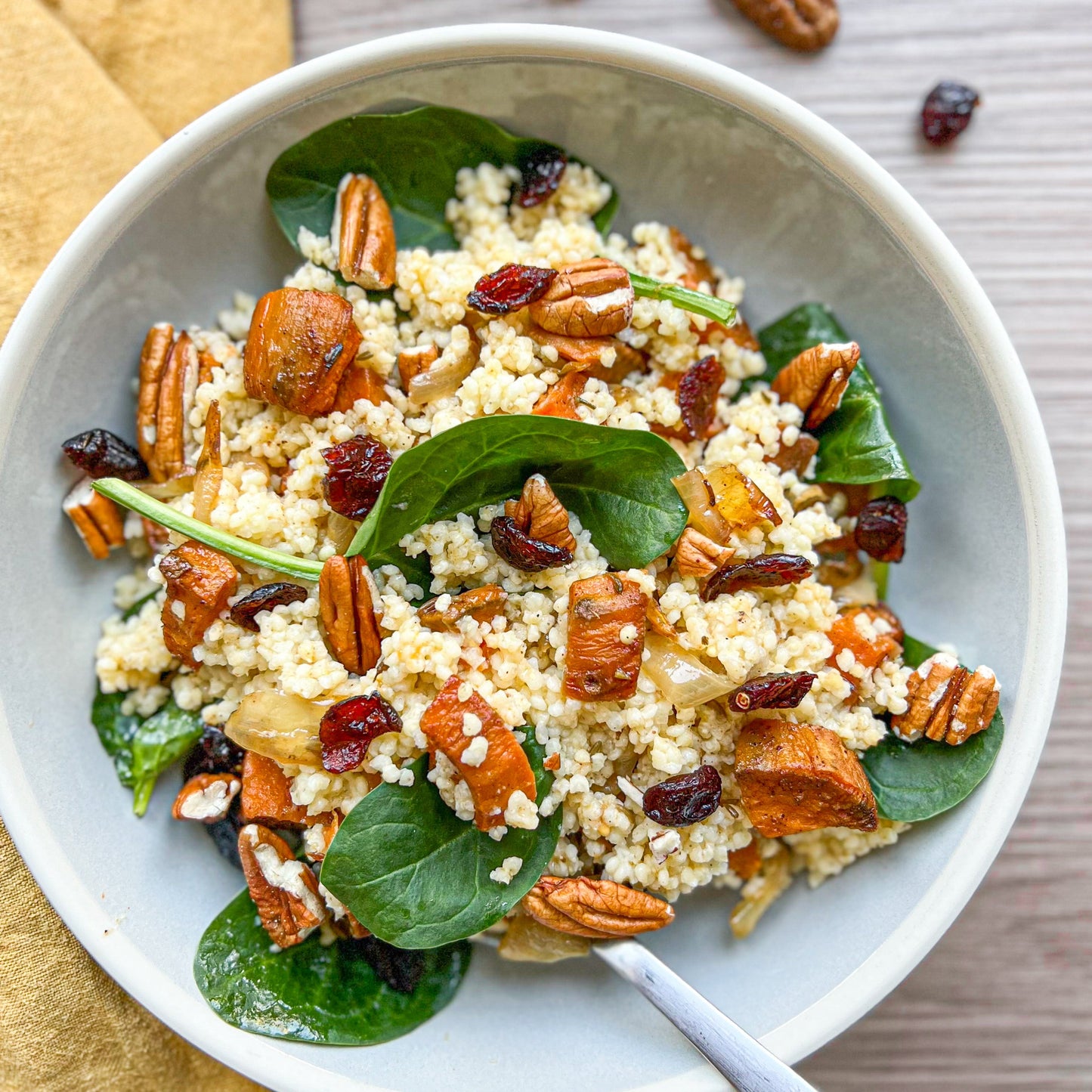 salade de millet, patates douces, pécans et cranberries bio sans gluten vieille graine